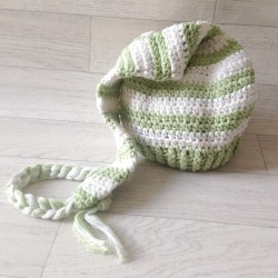 Bonnet Elf au crochet modèle rayé vert et blanc de 0 à 2 ans