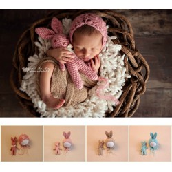 Tenue laine pour séance photo nouveaux nés : modèle doudou lapin + bonnet
