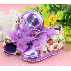 Chaussure souple basket montante bébé 0 à 12 mois, modèle Dentelle violet